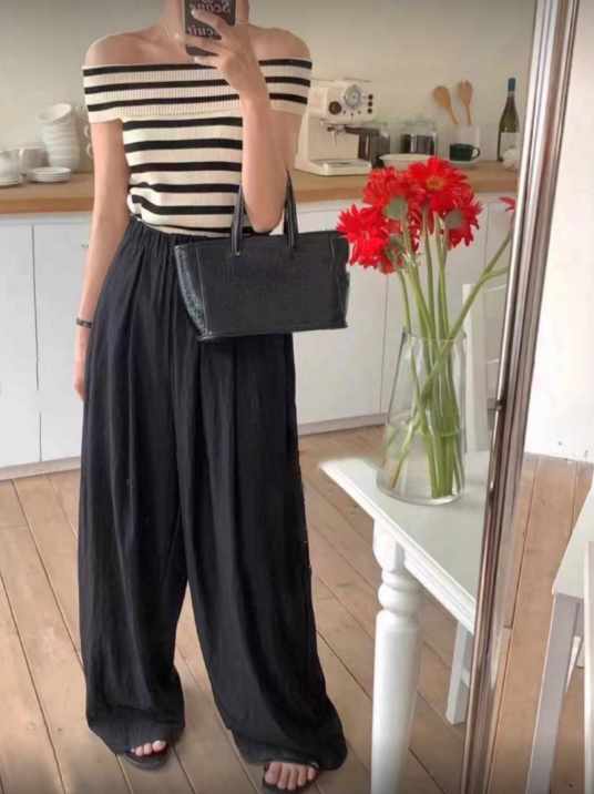 Elastic Waist Banded Rustled Wide Pants