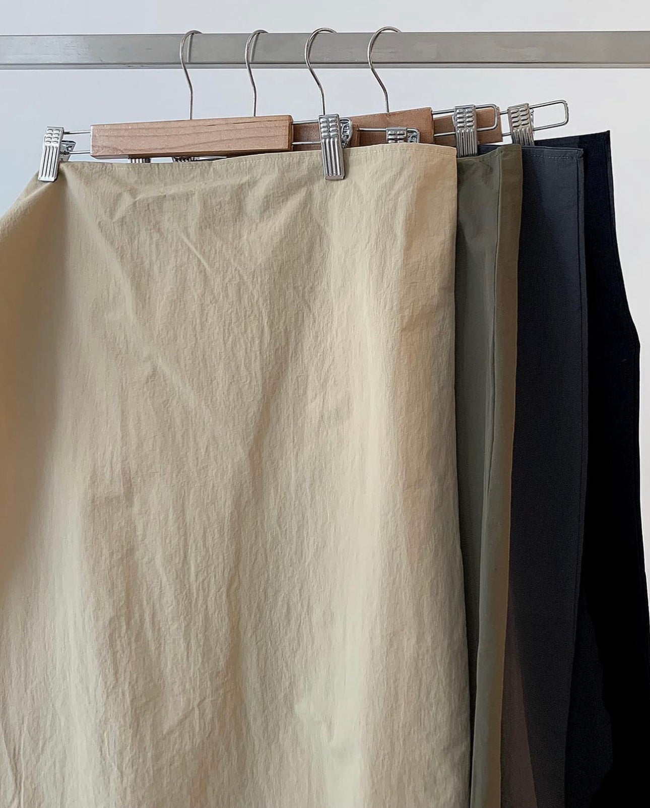 Crispy Wrap Skirt (바스락 소재의 뱃살커버🐷 랩스커트 )