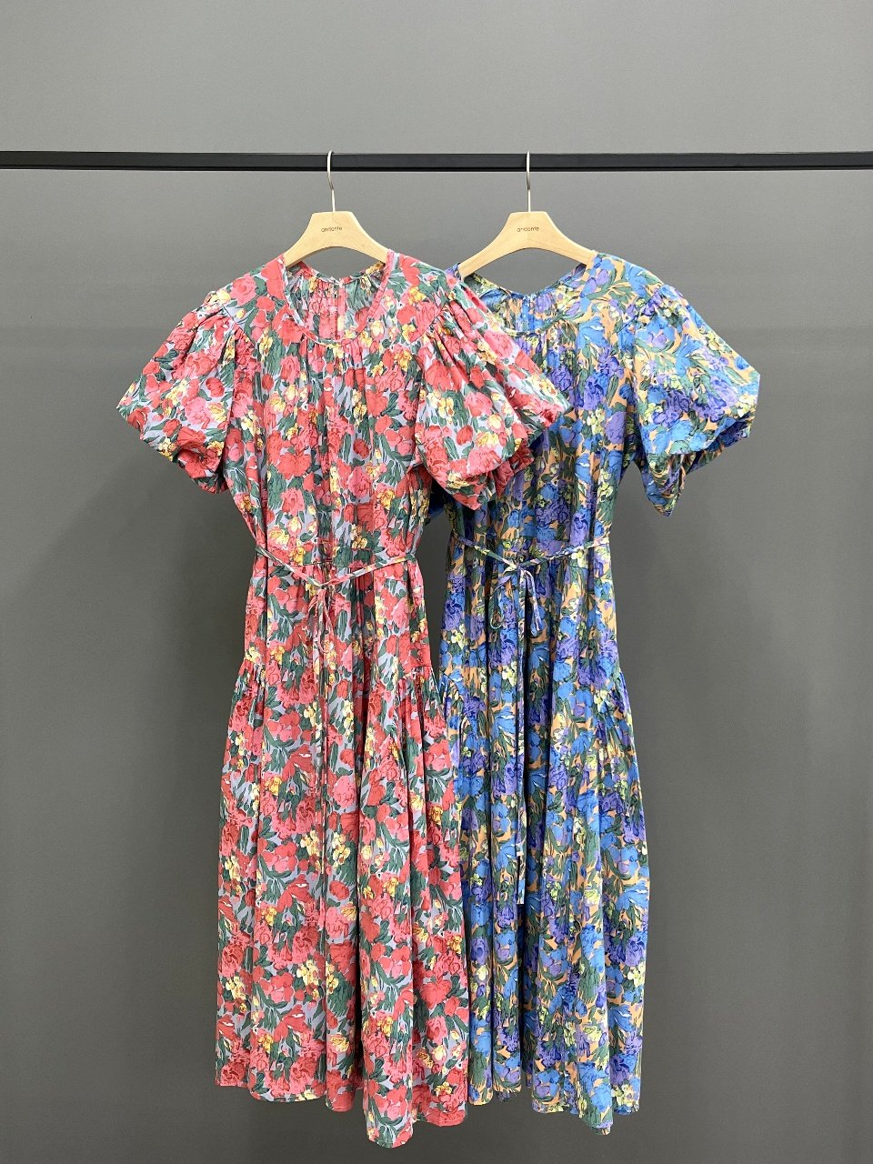 플라워 프린트 벌룬 슬리브 원피스 (플라워 프린트 벌룬 소매 드레스)