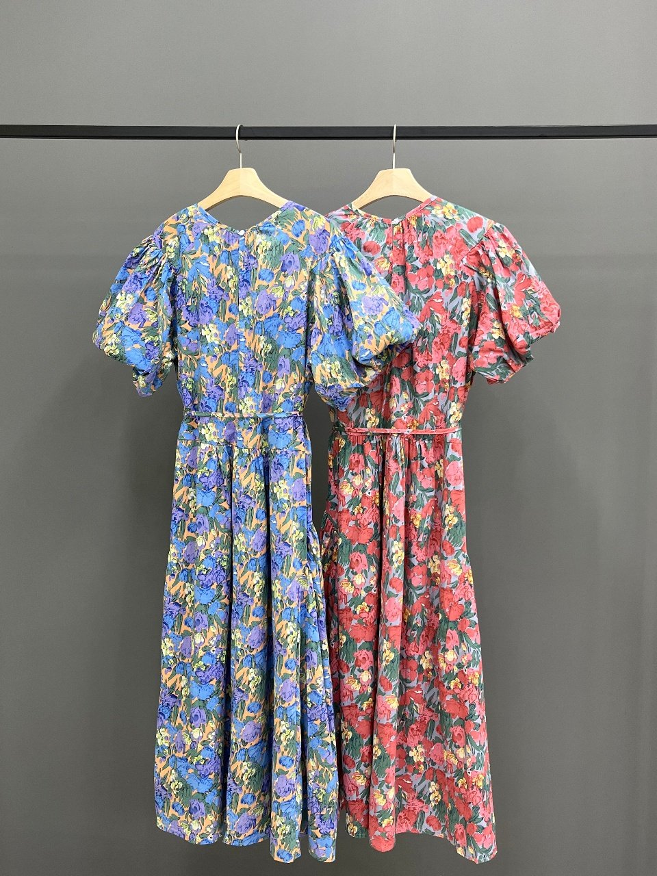 플라워 프린트 벌룬 슬리브 원피스 (플라워 프린트 벌룬 소매 드레스)