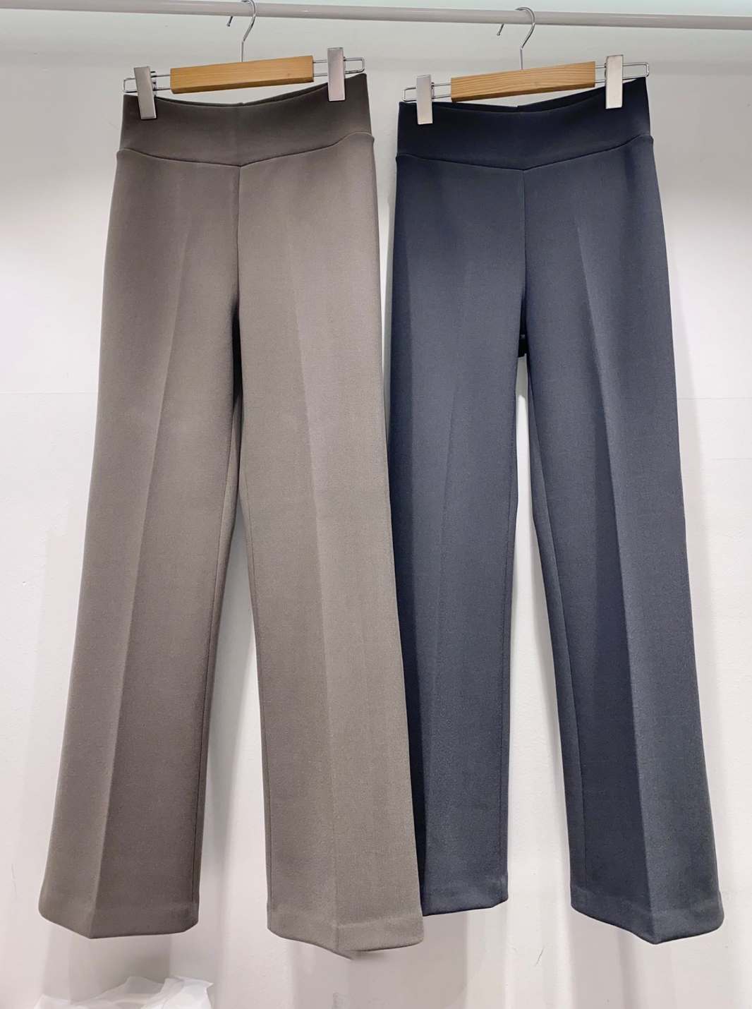 Fleece-lined Span Boots Cut / Straight Pants (피치기모 스판 팬츠)